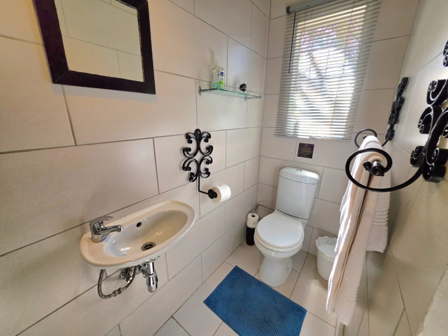 7 Bedroom Property for Sale in Clarens Free State